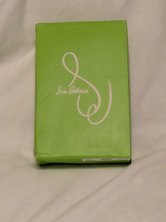 Sam Edelman Low-Top Sneaker in Taupe and Cream - Picture 8 of 8